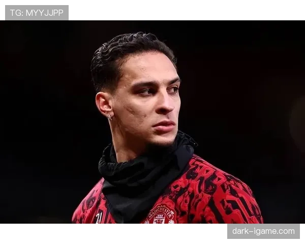 安东尼亮相曼联新赛季，誓言助球队重振旗鼓冲击冠军