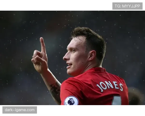 琼斯居然晚上不训练，转头开始直播卖炸鸡了？